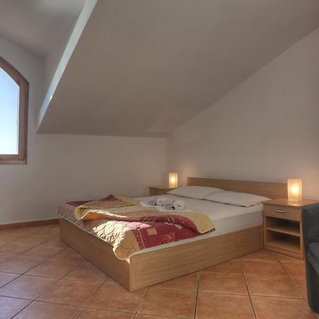 Guest House Zivkovic Sveti Stefan Exteriör bild