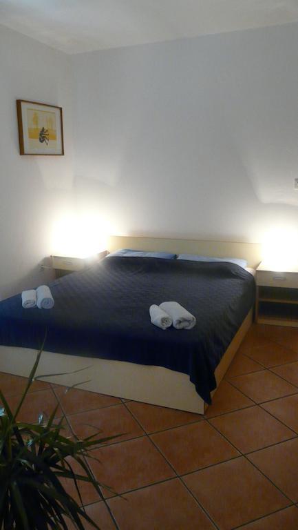 Guest House Zivkovic Sveti Stefan Exteriör bild