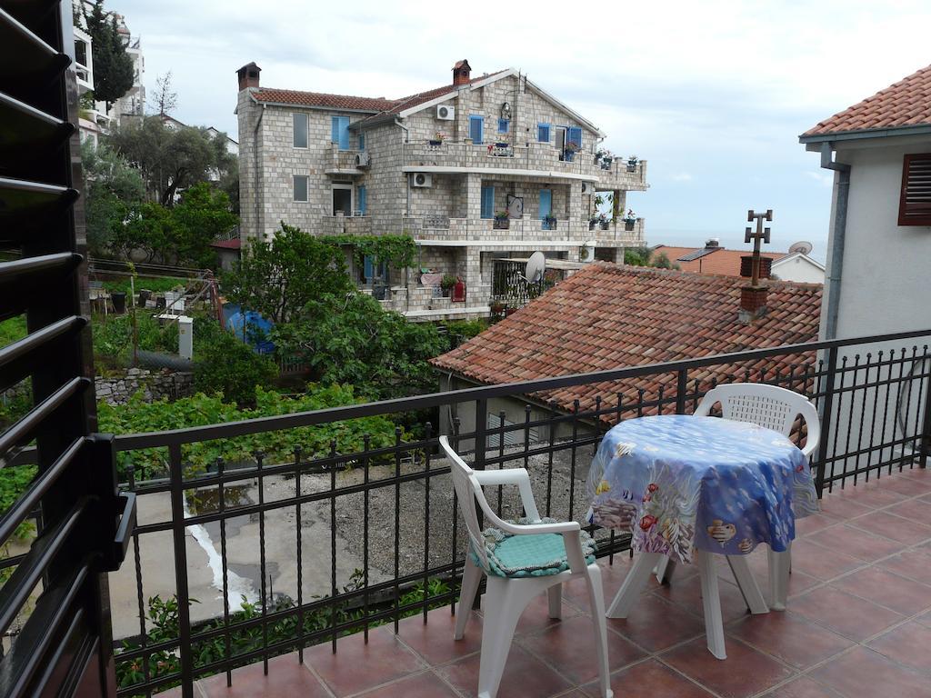 Guest House Zivkovic Sveti Stefan Exteriör bild